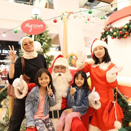 Santa Roger - Bottom 6 (4).png
